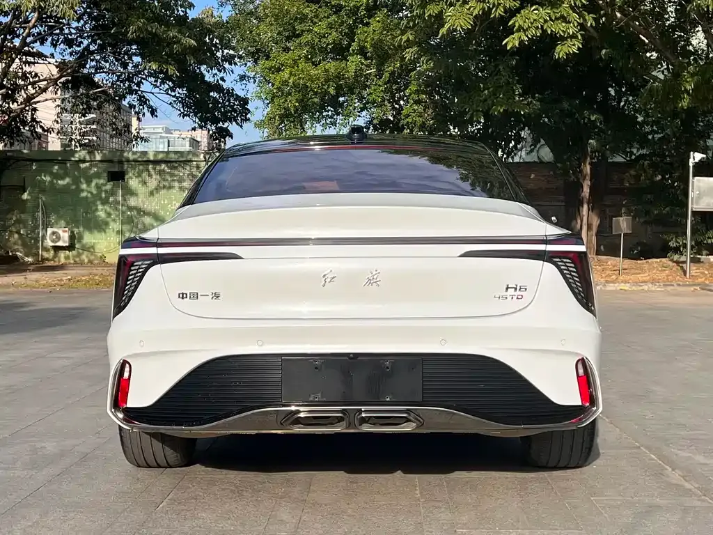 Hongqi H6 — фото 10