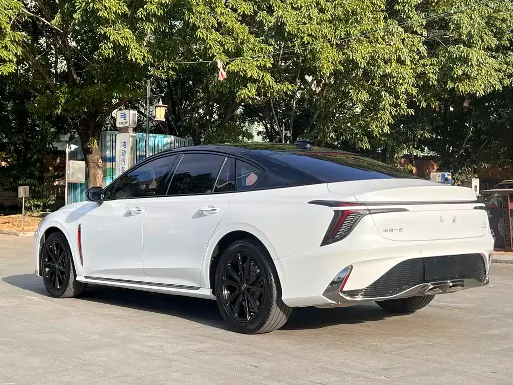 Hongqi H6 — фото 9