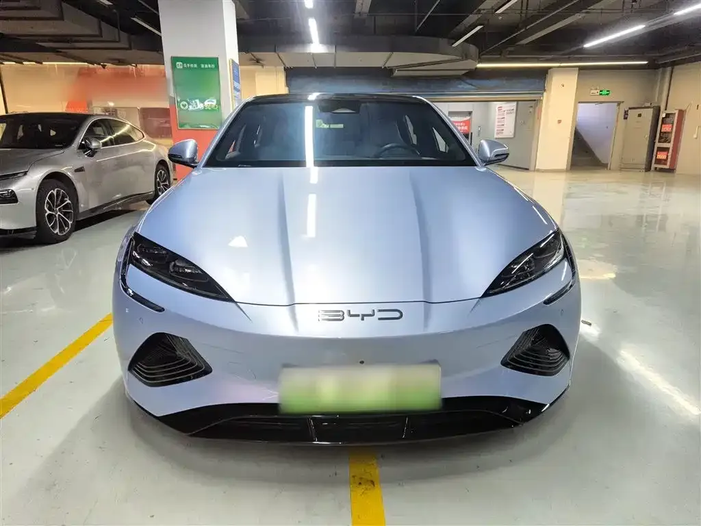BYD Seal — фото 3