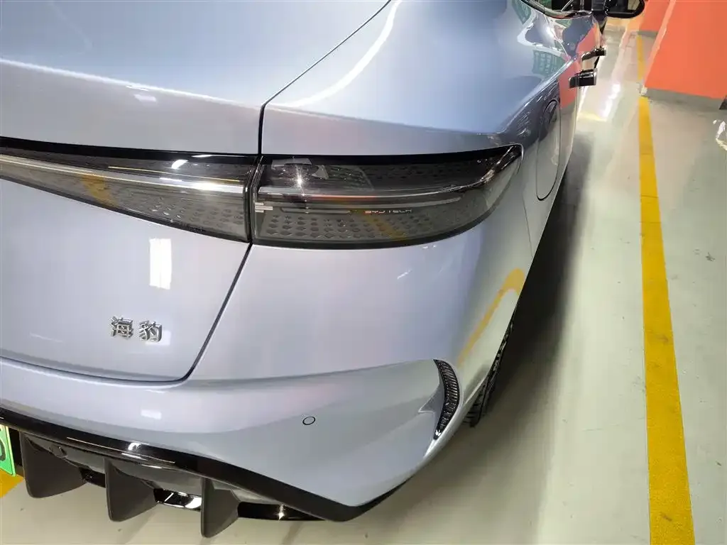 BYD Seal — фото 8