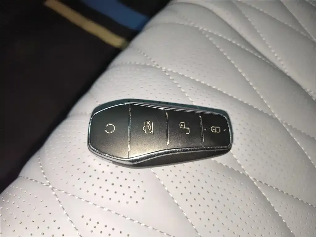 BYD Seal — фото 9