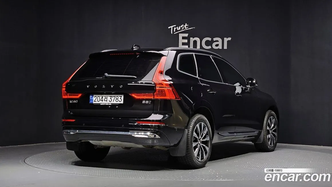 Volvo XC60 — фото 2