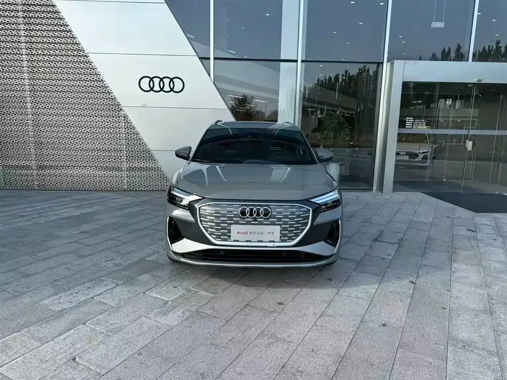 Audi Q4 e-tron — фото 4
