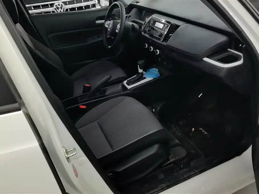 Honda Fit — фото 8