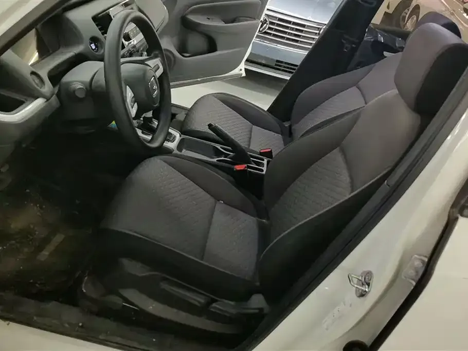 Honda Fit — фото 9