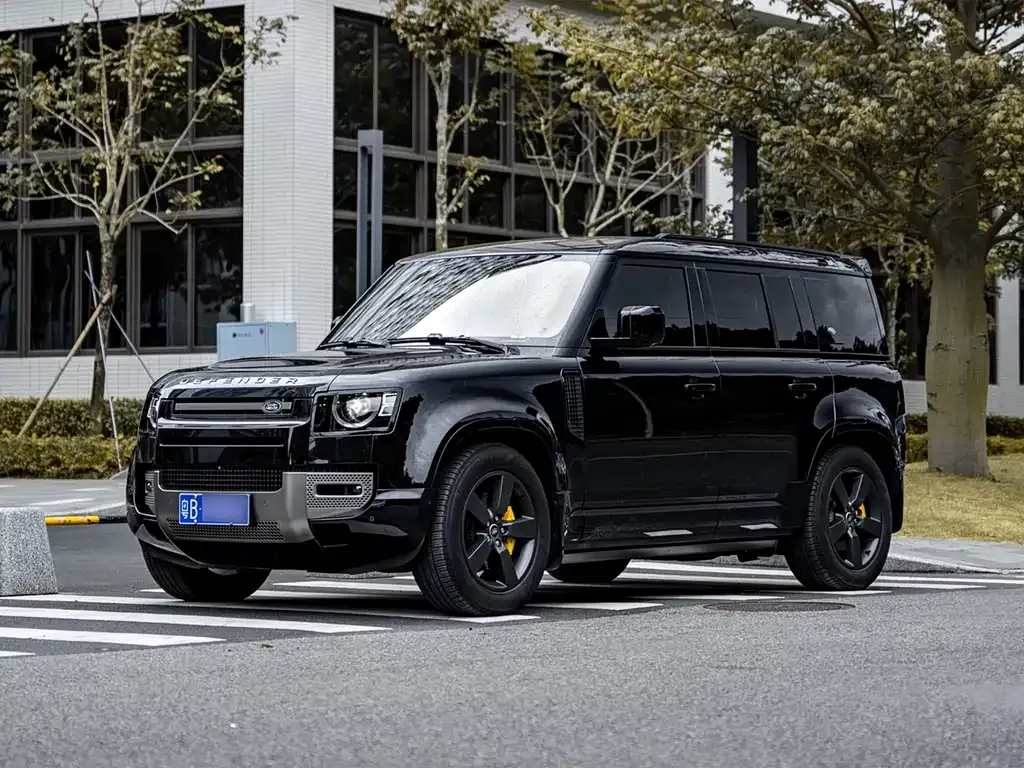 Land Rover Defender — фото 1
