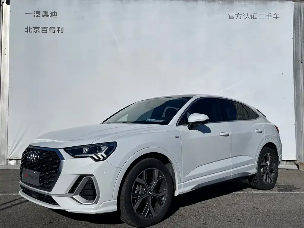 Audi Q3 Sportback — фото 1