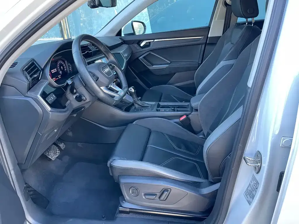 Audi Q3 Sportback — фото 10