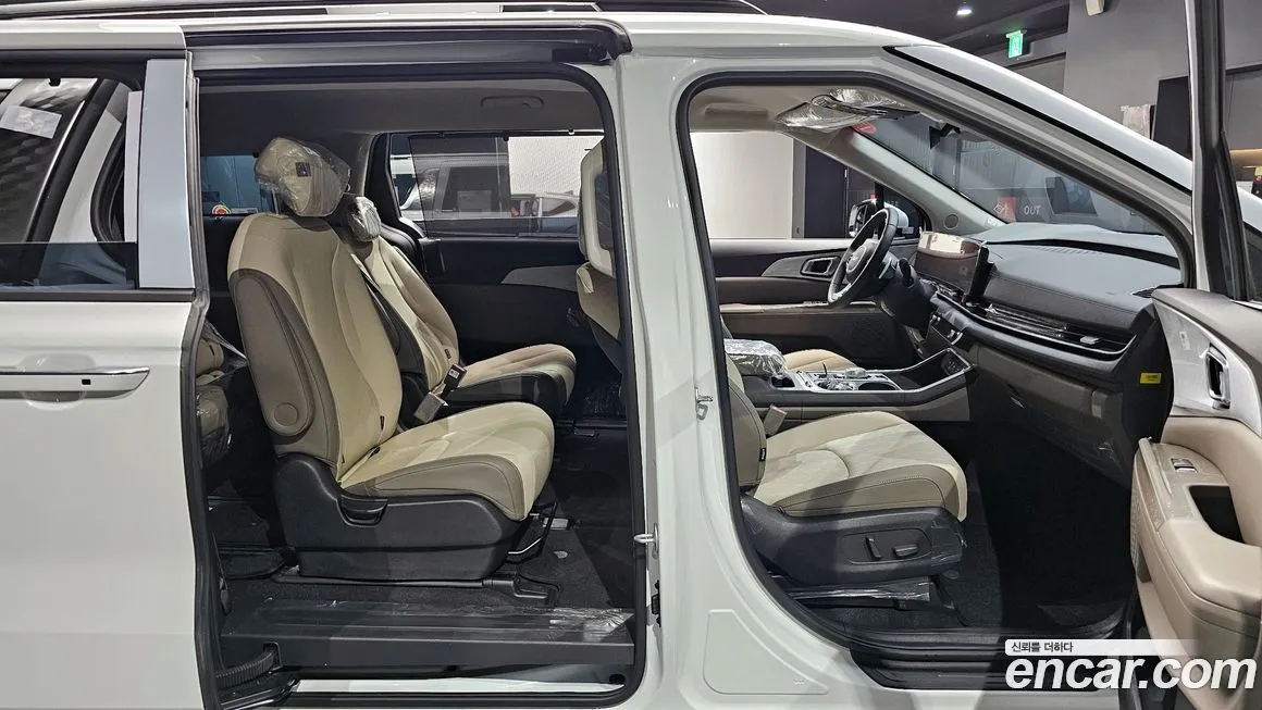 Kia Carnival — фото 10