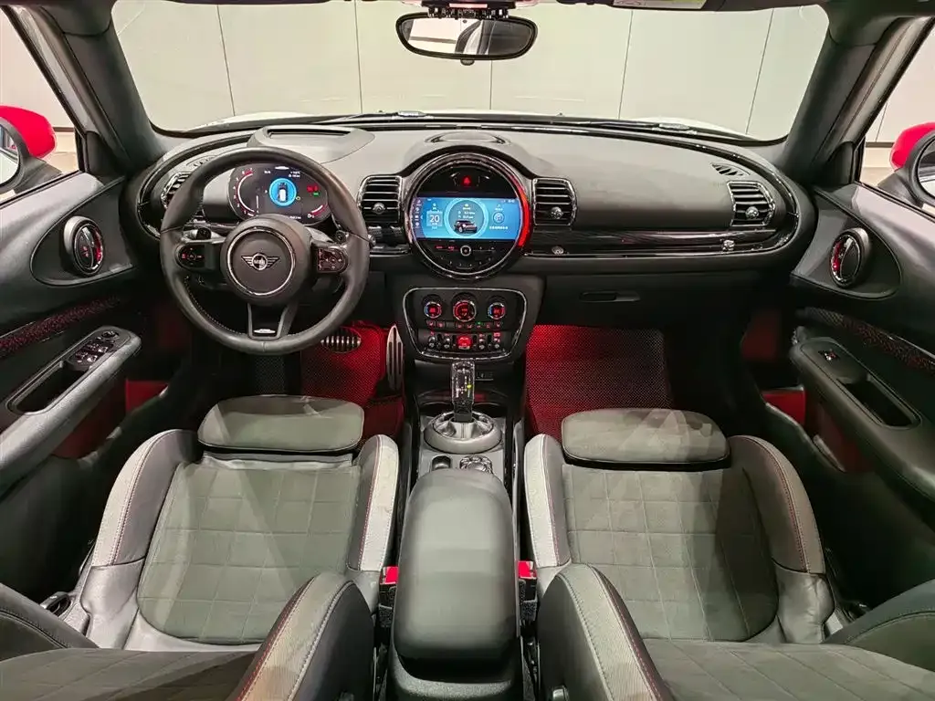 MINI Clubman JCW — фото 8