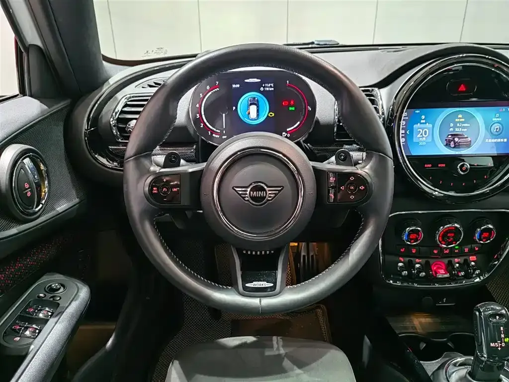 MINI Clubman JCW — фото 9