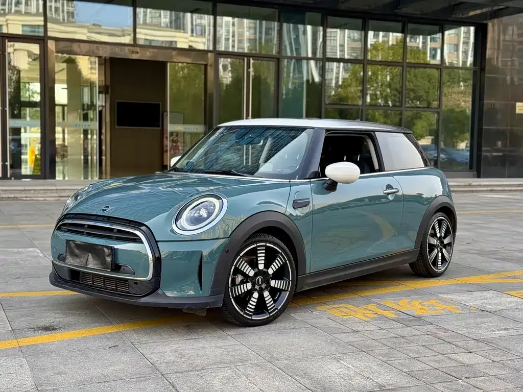MINI Cooper (3-door) — фото 1