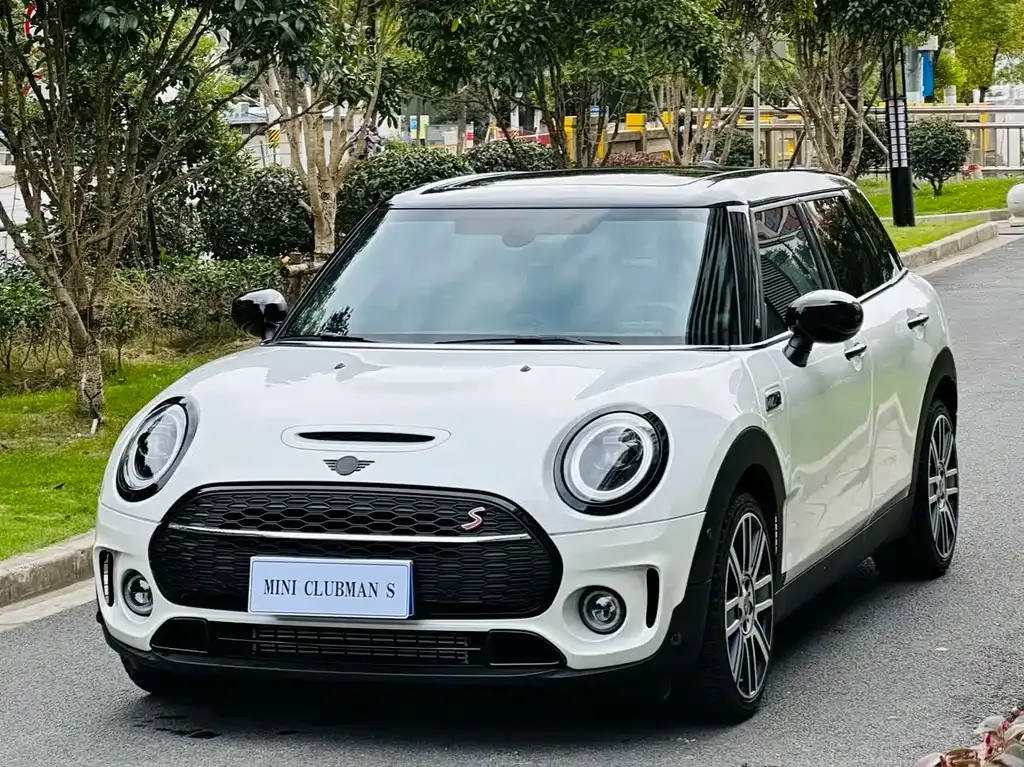 MINI Clubman — фото 1