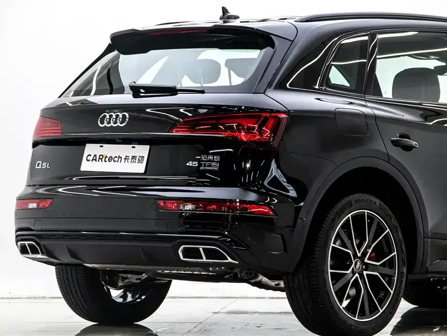 Audi Q5L — фото 8