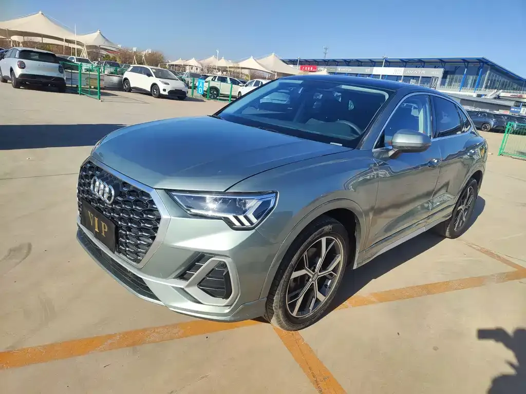 Audi Q3 Sportback — фото 1