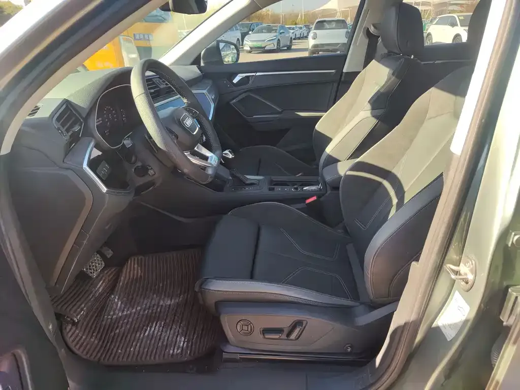 Audi Q3 Sportback — фото 9