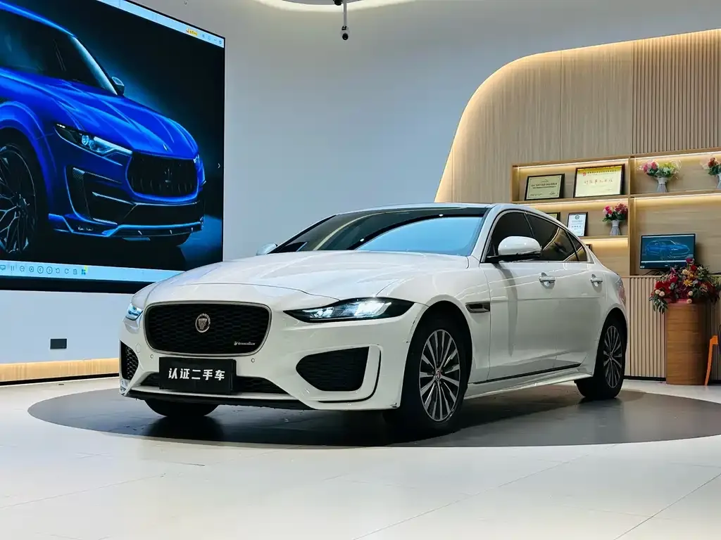 Jaguar XEL — фото 1