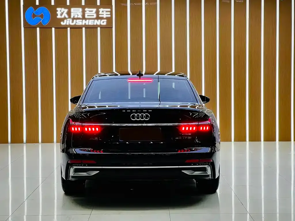 Audi A6L — фото 2