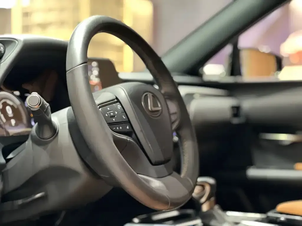 Lexus UX — фото 10