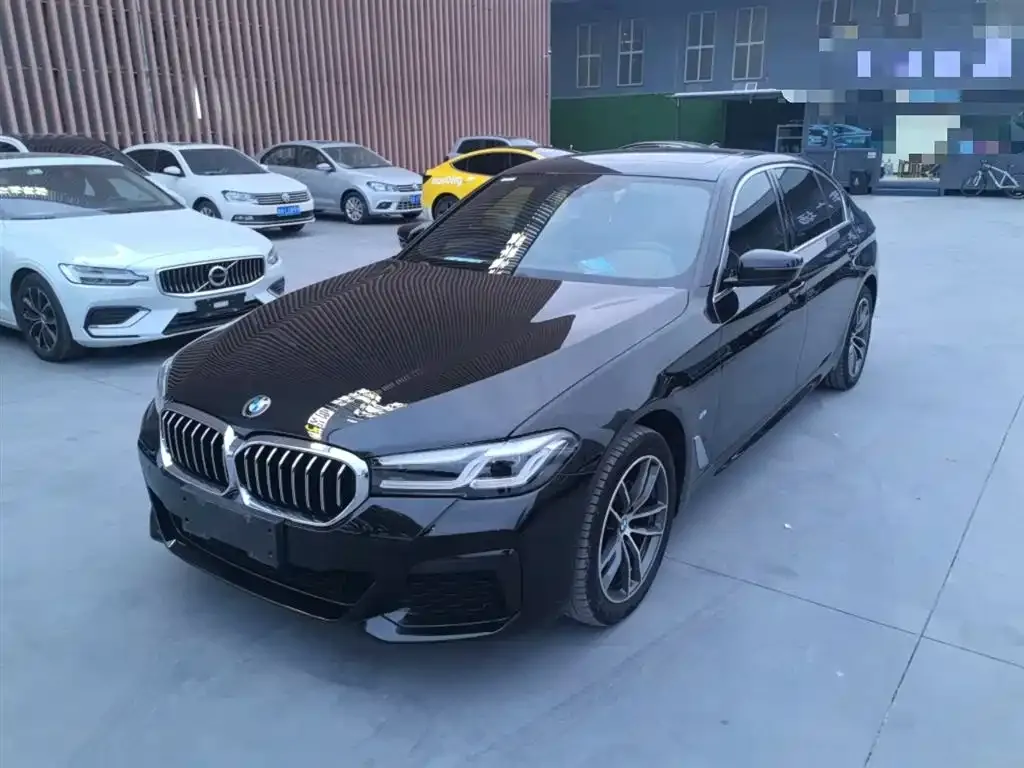 BMW 5 Series — фото 1