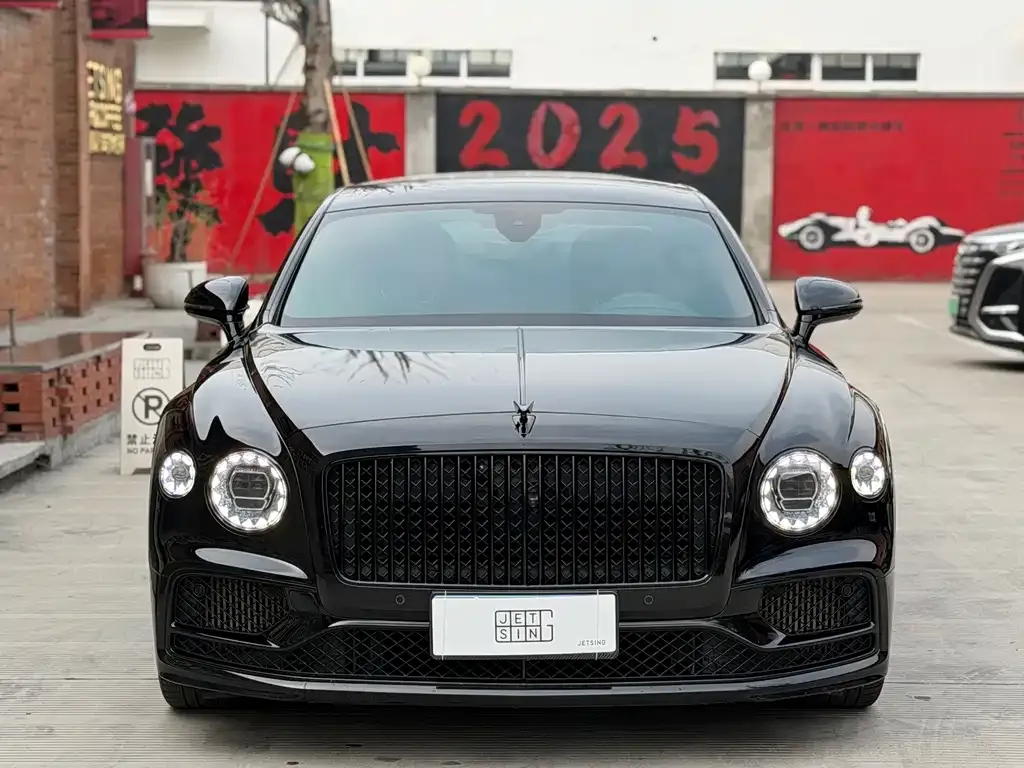 Bentley Flying Spur — фото 1