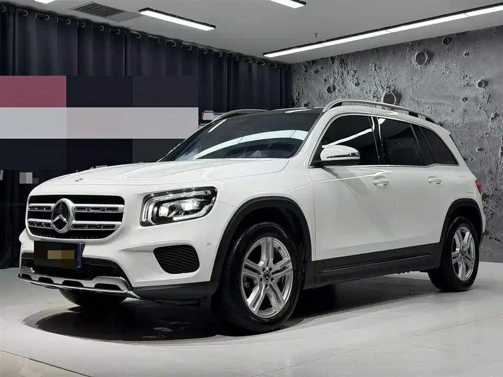 Mercedes-Benz GLB — фото 1