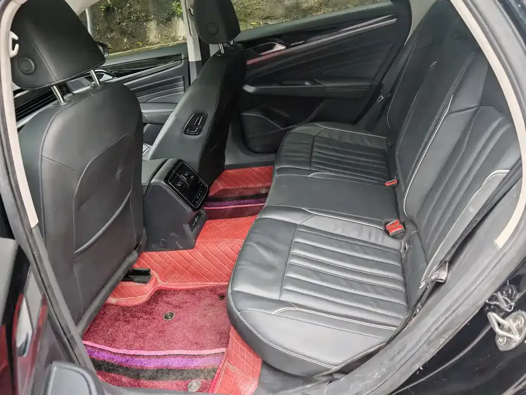 Volkswagen Passat — фото 6
