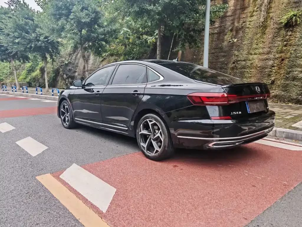 Volkswagen Passat — фото 7