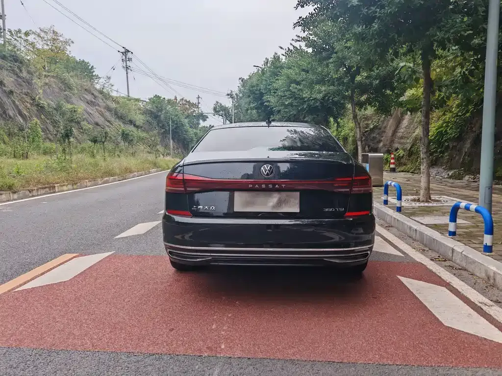 Volkswagen Passat — фото 8