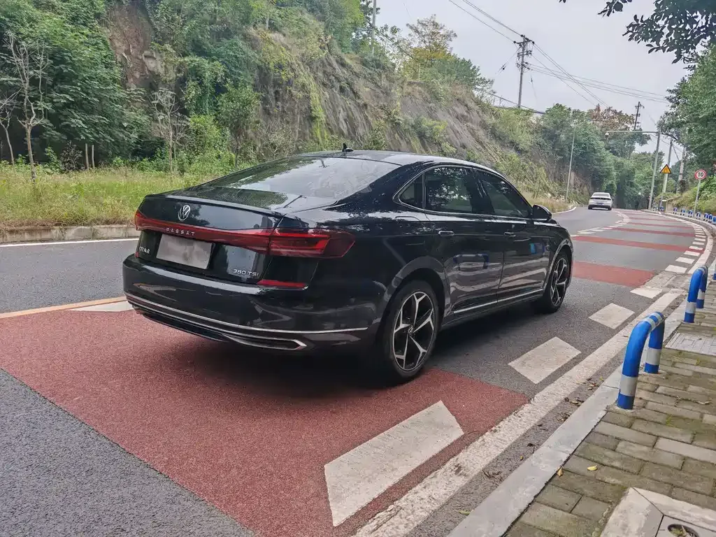 Volkswagen Passat — фото 9