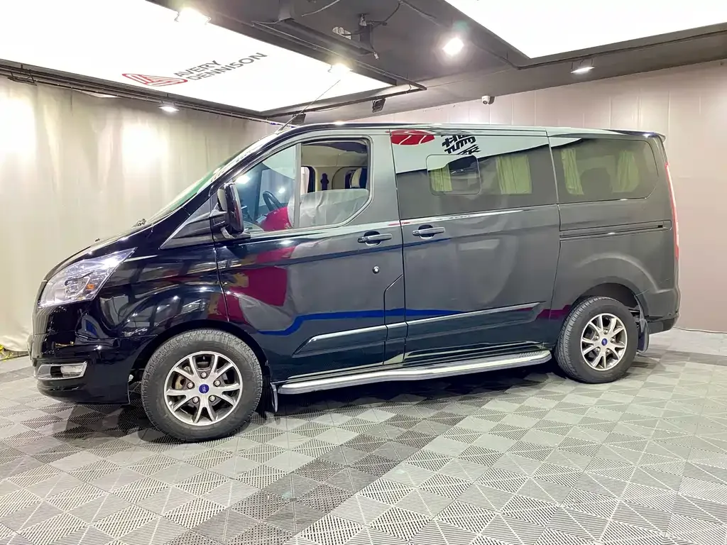 Ford Tourneo — фото 4