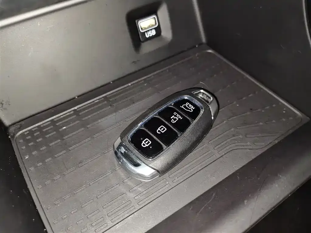 Hyundai Custo — фото 9