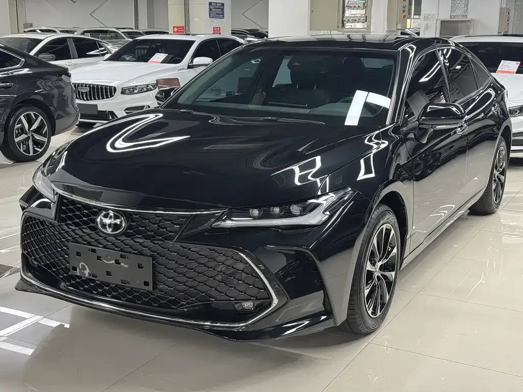 Toyota Avalon — фото 1