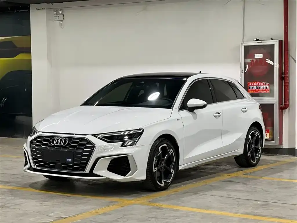 Audi A3 — фото 1