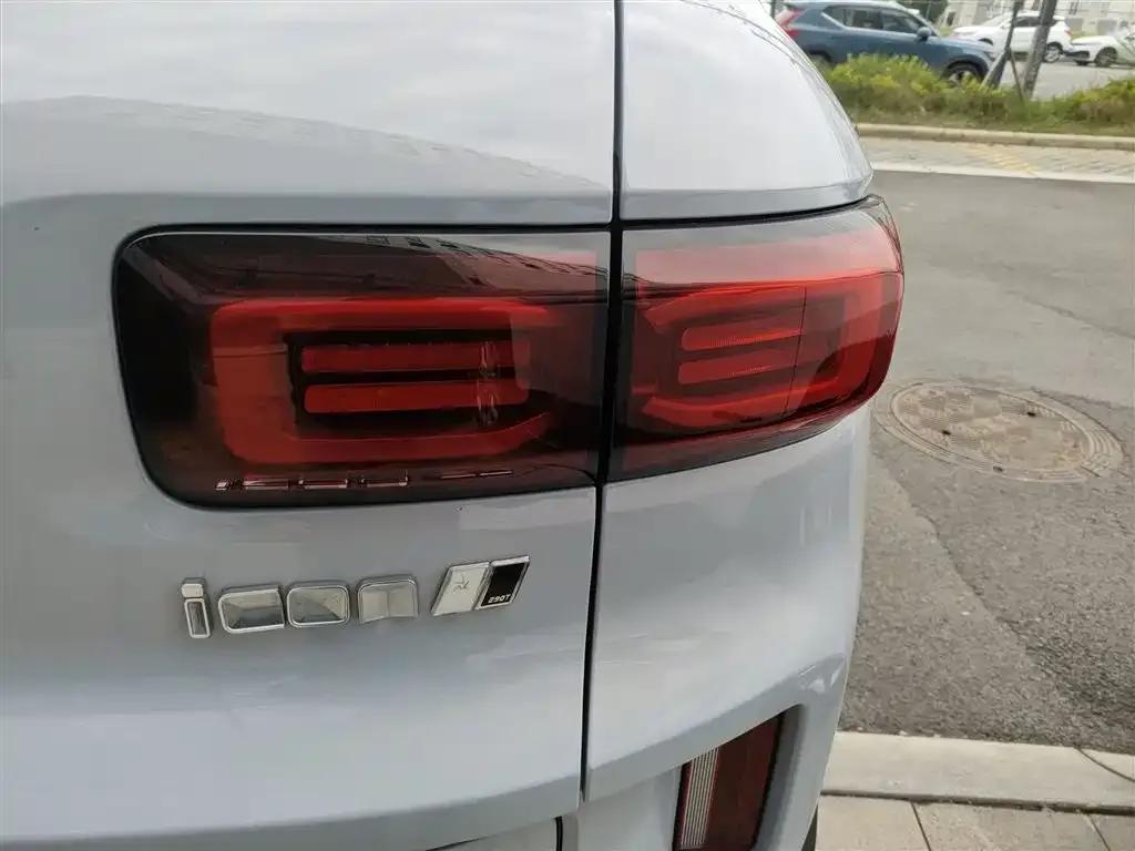 Geely Icon — фото 8