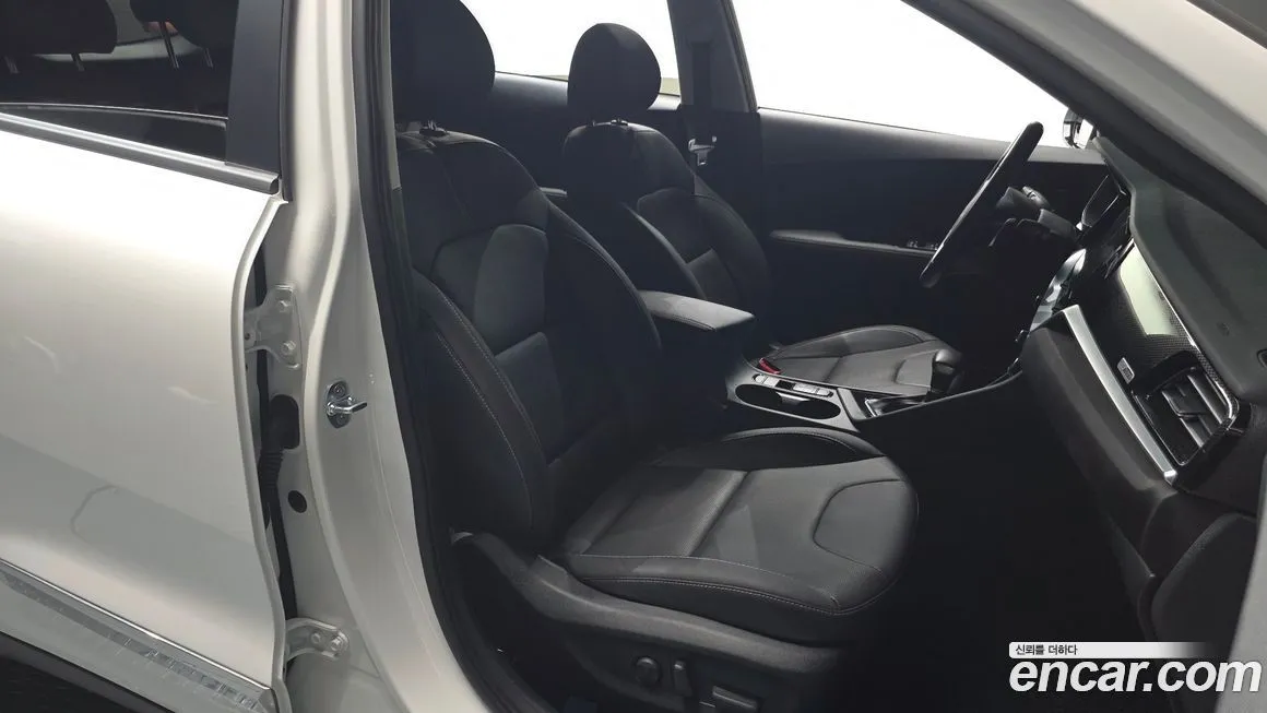Kia Niro — фото 10