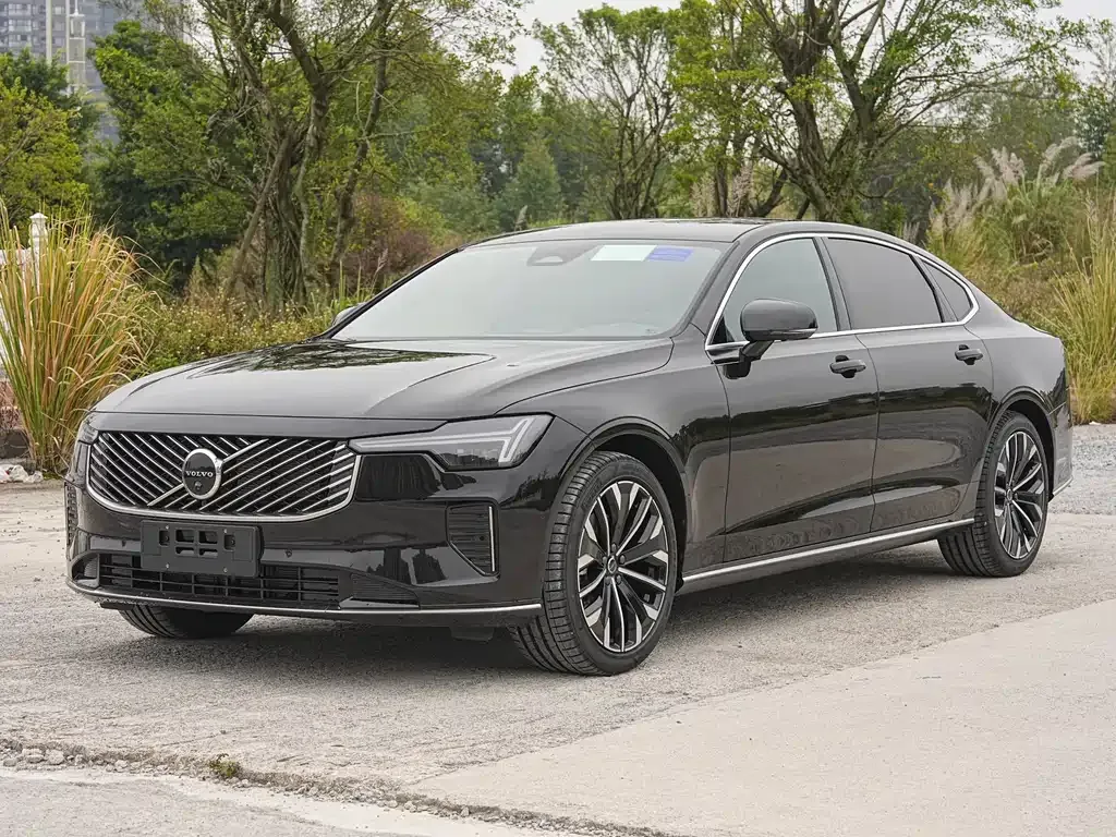 Volvo S90 — фото 1