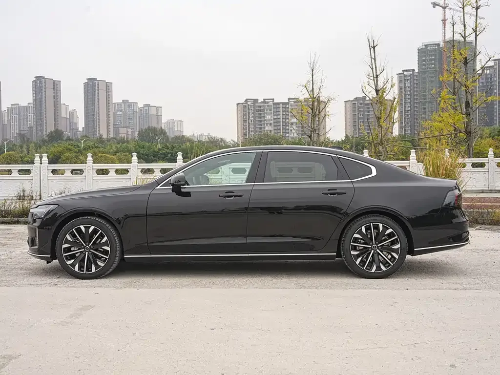 Volvo S90 — фото 4