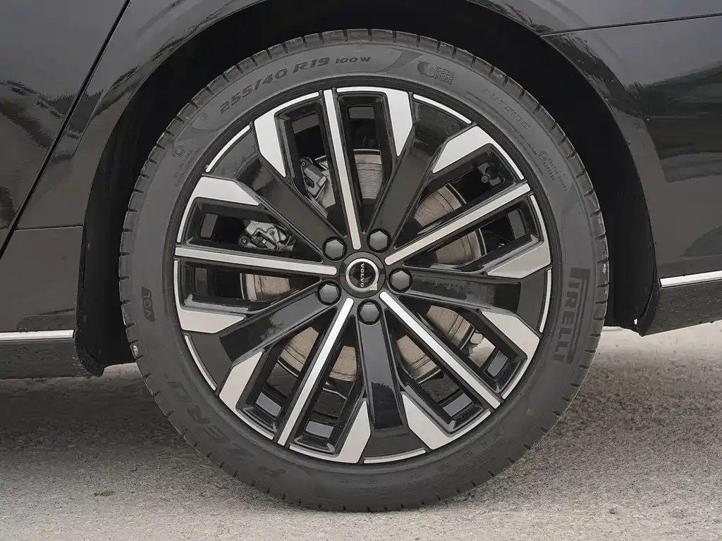 Volvo S90 — фото 9