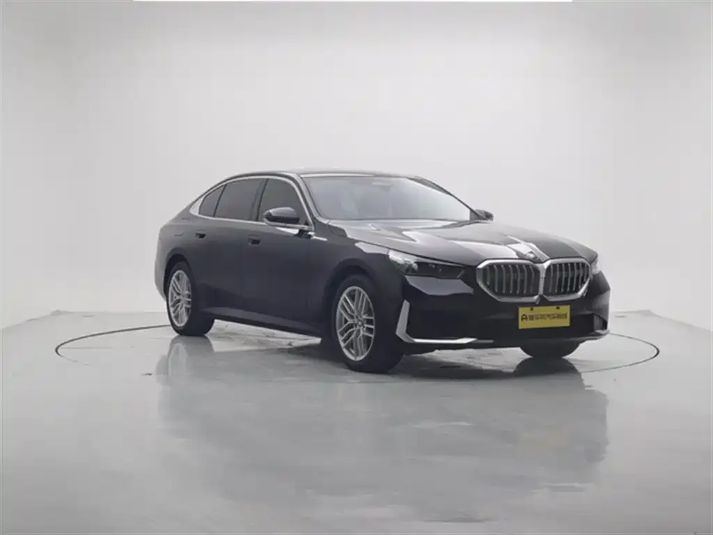 BMW 5 Series — фото 4