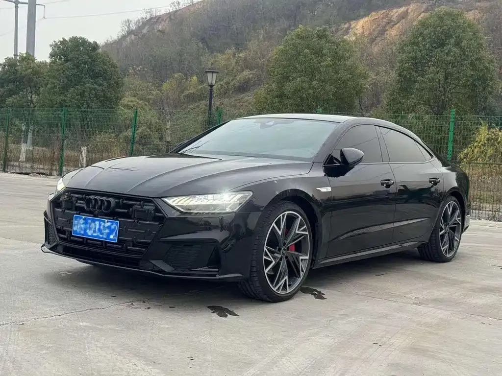 Audi A7L — фото 1