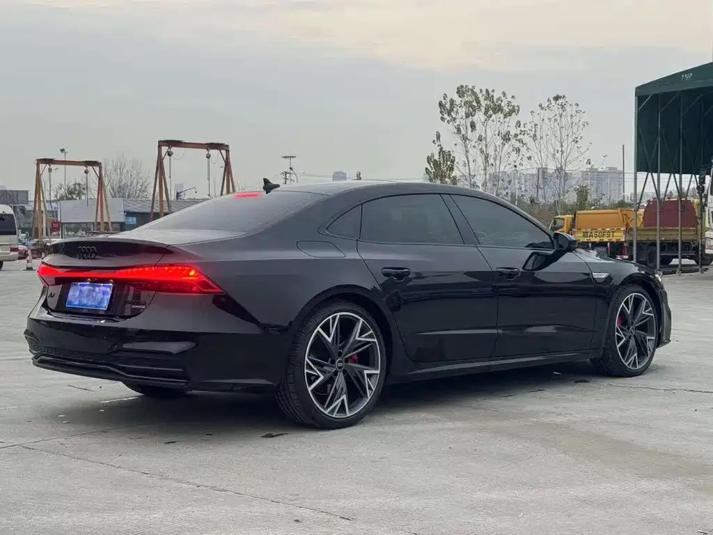 Audi A7L — фото 4