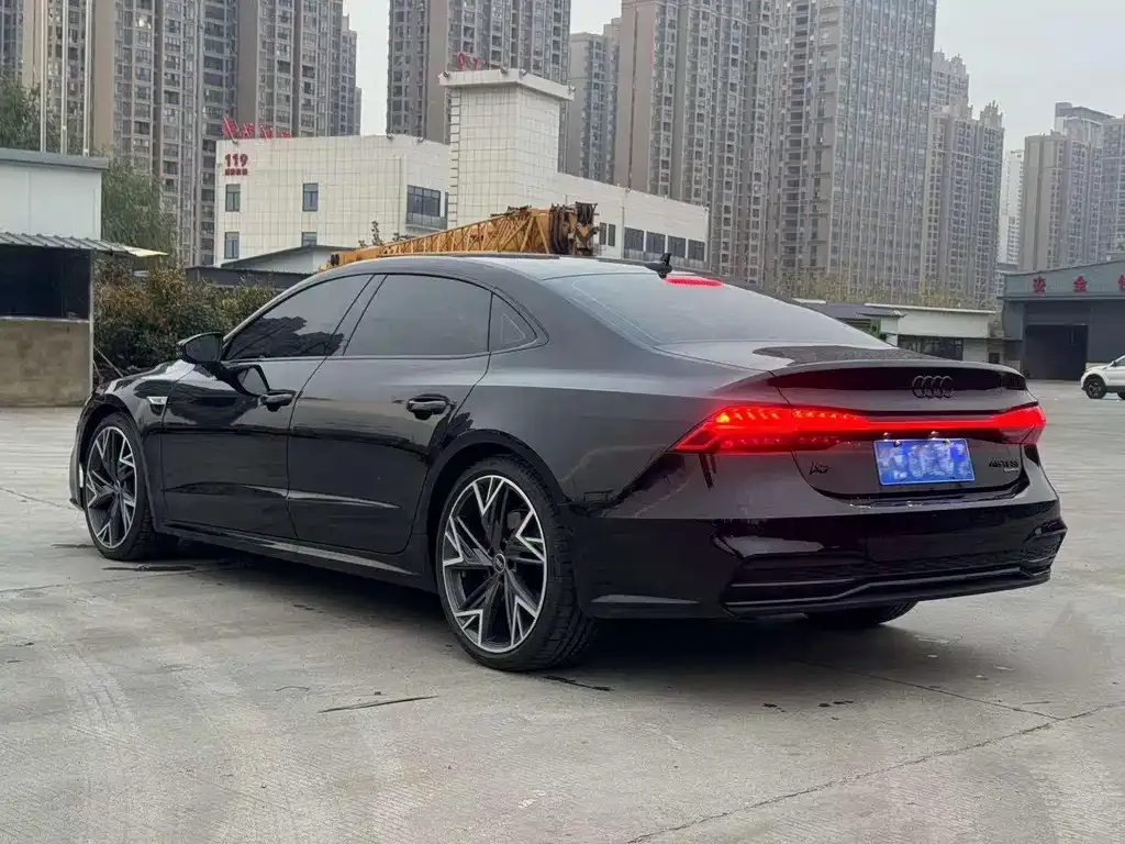 Audi A7L — фото 5
