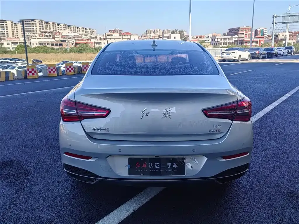 Hongqi H5 — фото 10