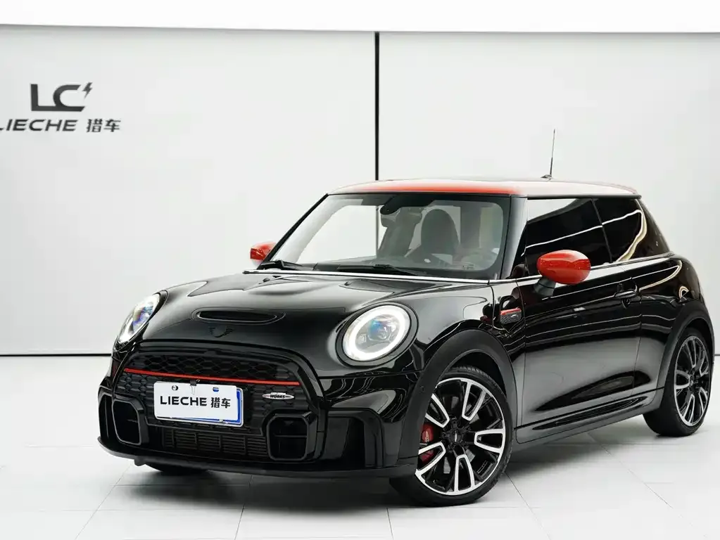 MINI JCW (John Cooper Works) — фото 1