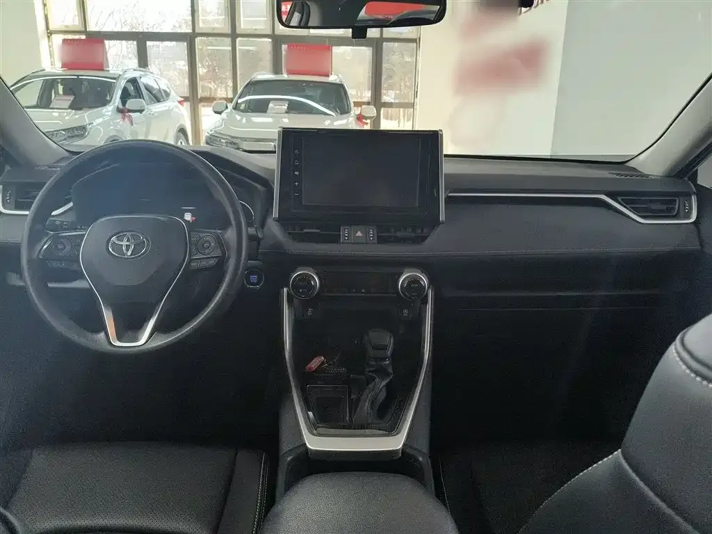 Toyota RAV4 — фото 10