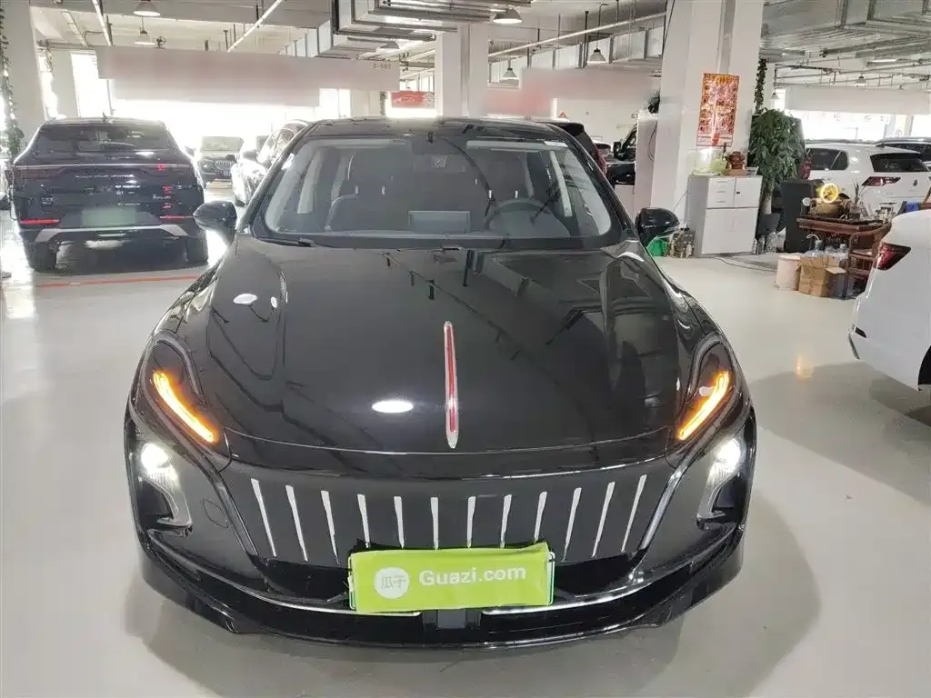 Hongqi E-QM5 — фото 3