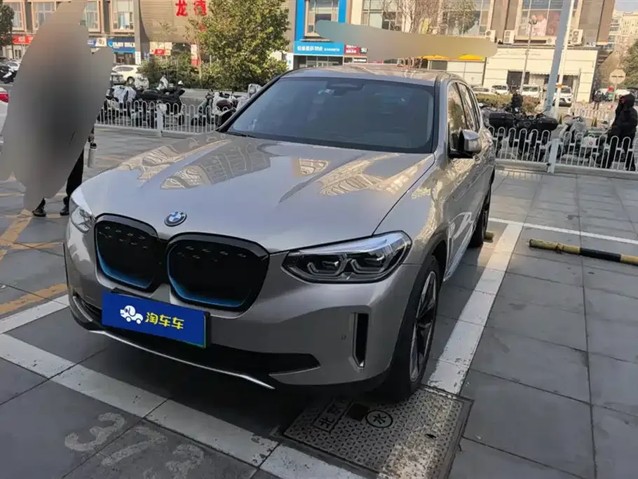 BMW iX3 — фото 1