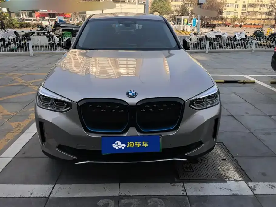 BMW iX3 — фото 2