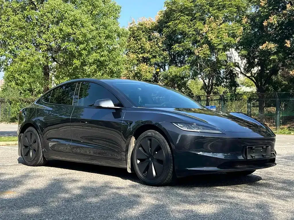 Tesla Model 3 — фото 2